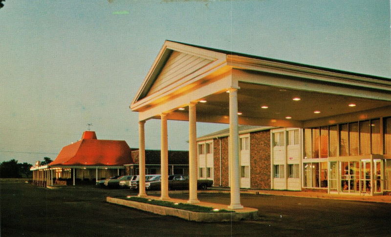 Ramada Inn (Best Western Greenfield Inn) - 1000 Ramada Drive - Lansing (newer photo)
